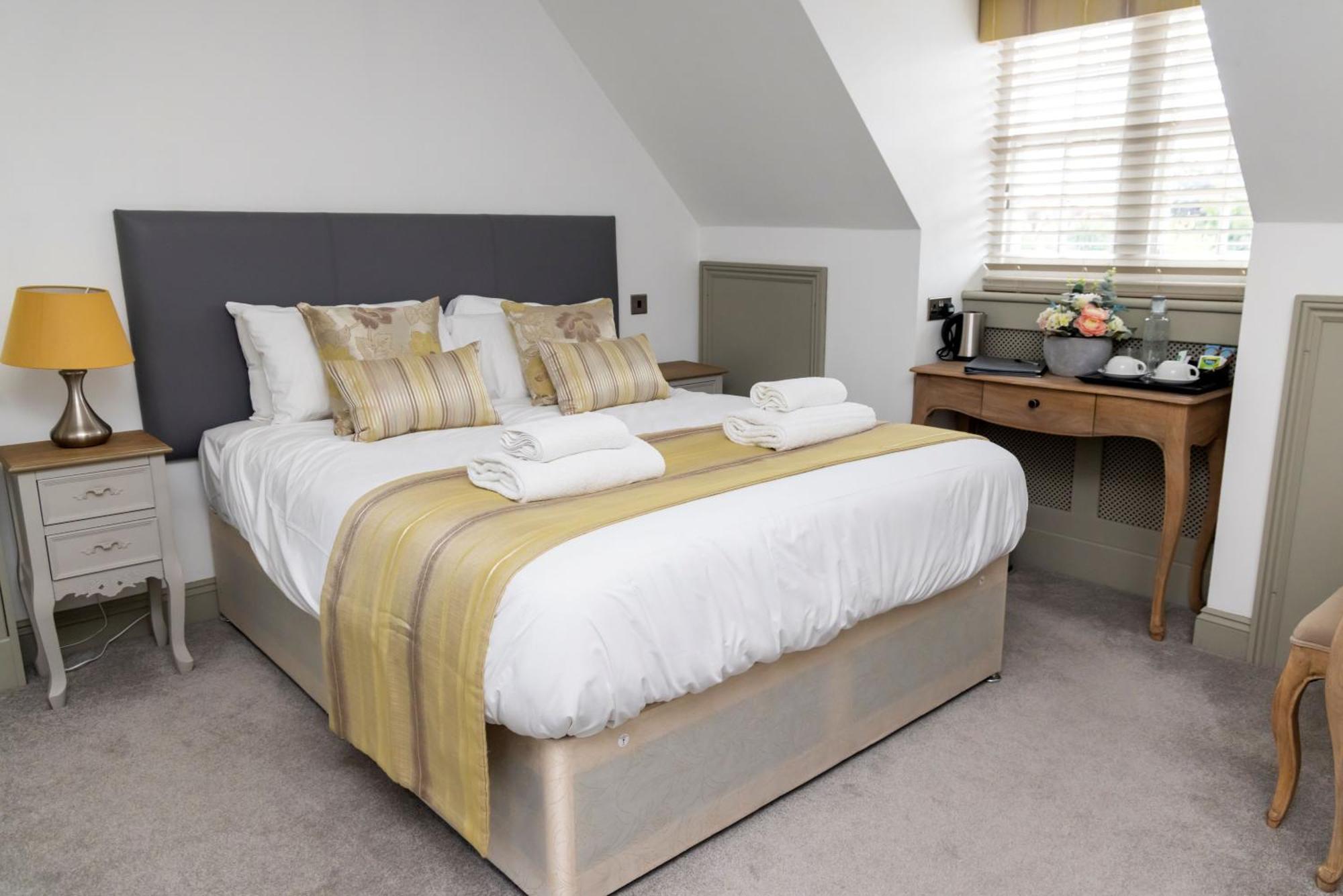 Bed & Breakfast The Bat And Ball Canterbury